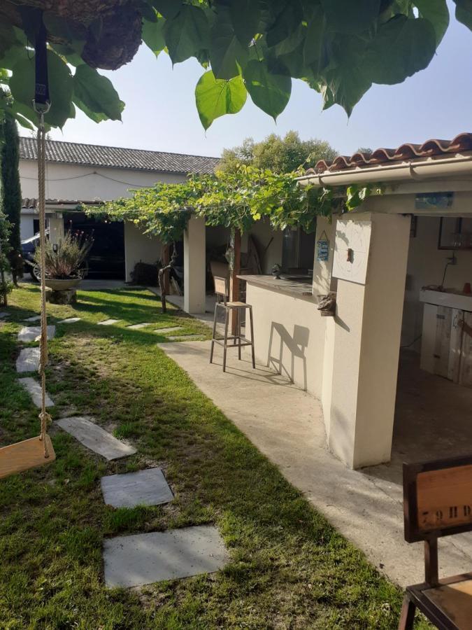 Chez Jeanfi Bed & Breakfast Fronsac  Exterior photo