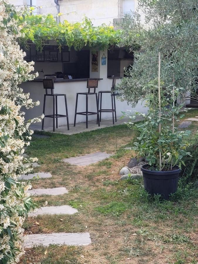 Chez Jeanfi Bed & Breakfast Fronsac  Exterior photo